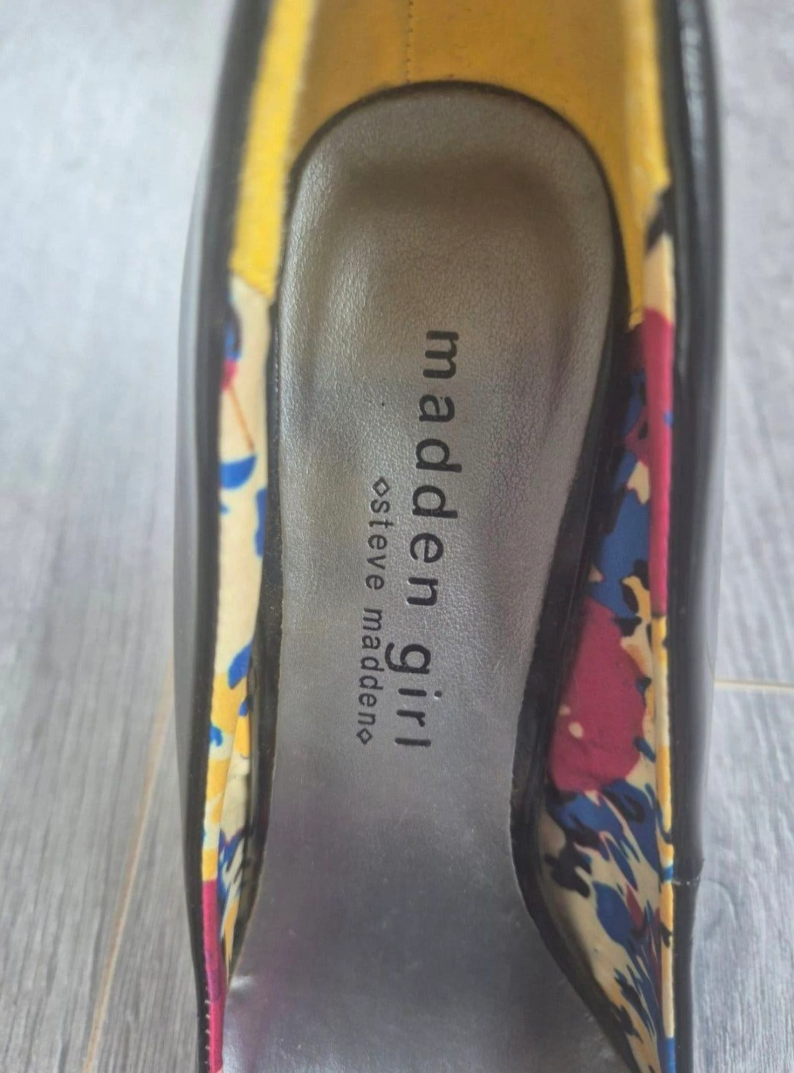 Madden Girl by Steve Madden black patent pumps with floral lining size 37 – photo 12